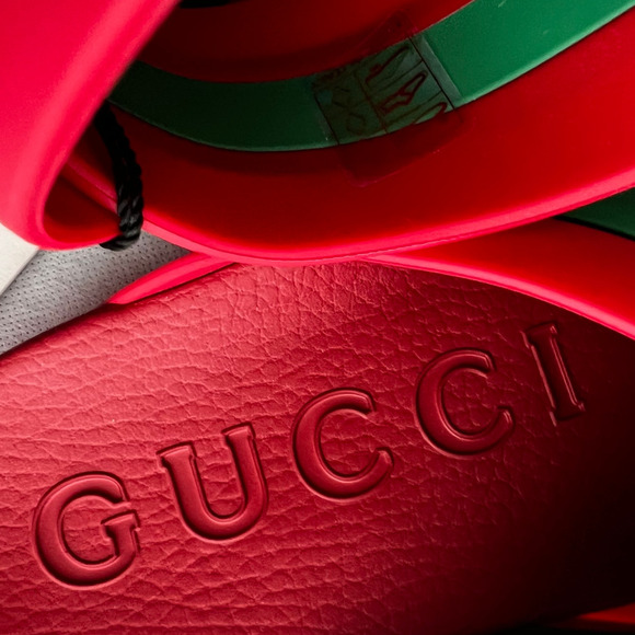 Gucci Red Green Striped Web Accent Rubber Sandals, IT37/US7 - Picture 9 of 16